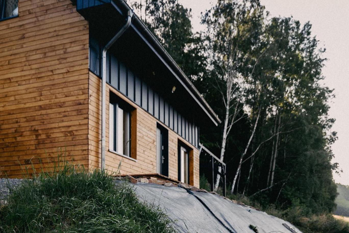 Villa Dom Fotografa W Modrzewiach Wlen Exterior foto